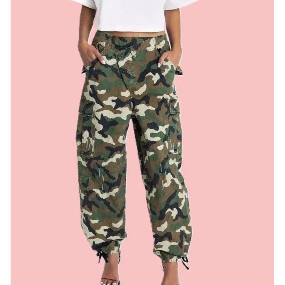 KBB by Kahlana Women's Size M Asymmetrical Camo Cargo Jogger Pants New
